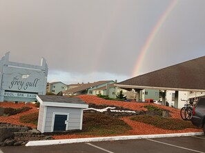 Exterior - The Grey Gull (Ocean Shores)