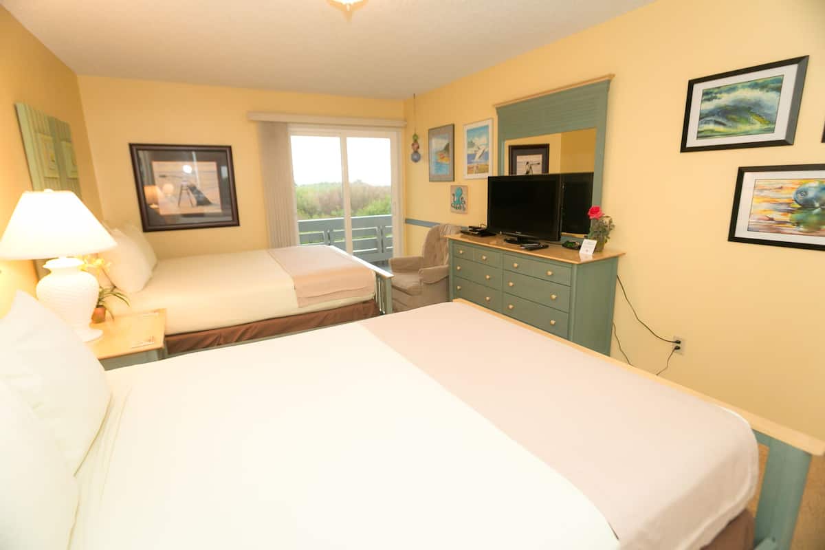 1 bedroom, individually decorated, individually furnished