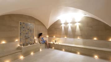 Sauna, Dampfbad, TĂŒrkisches Bad/Hamam, Körperbehandlungen