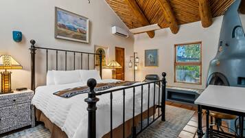 Habitación, 1 cama King size, para no fumadores, chimenea | Decoración personalizada y muebles diferentes