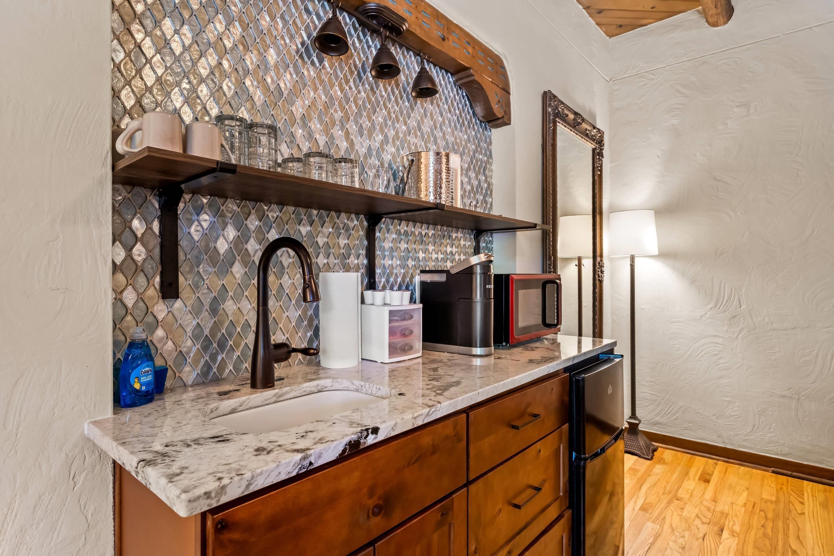 standard room, multiple beds, non smoking | individually decorated, individually furnished, iron/ironing board