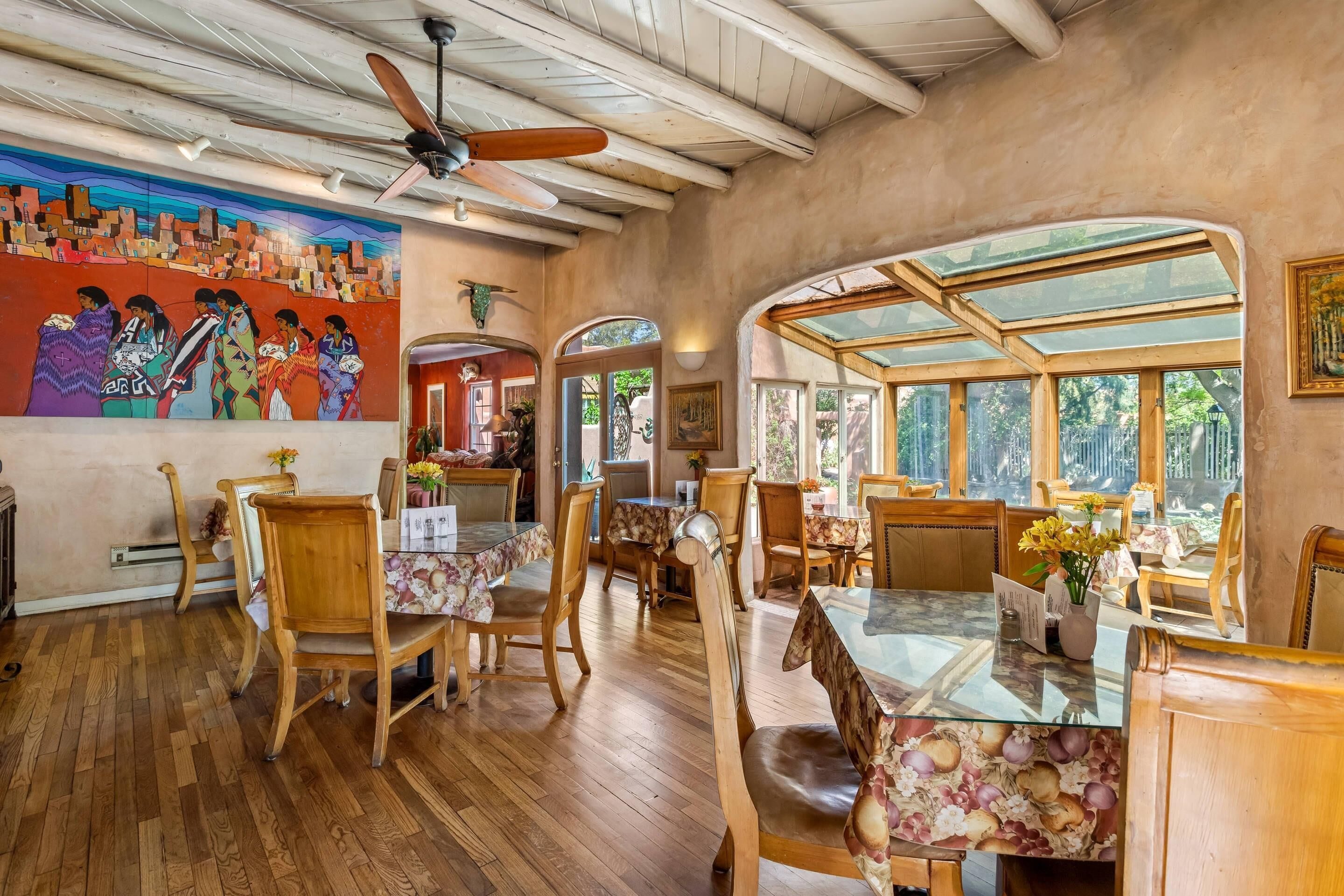 含每日現點現煮早餐