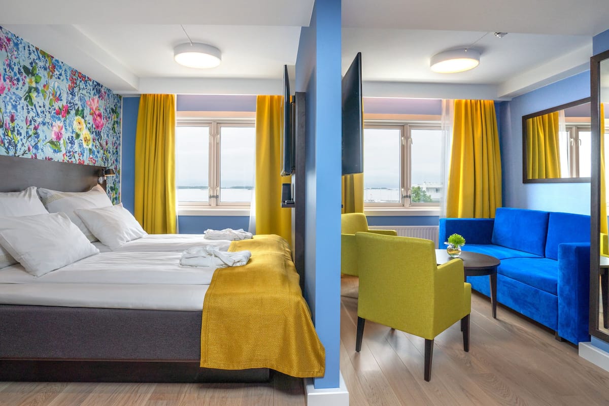 superior room, non smoking | hypo-allergenic bedding, minibar, in-room safe, desk