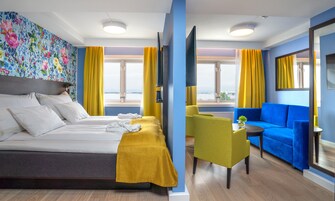 Superior Room, Non Smoking | Hypo-allergenic bedding, minibar, in-room safe, desk