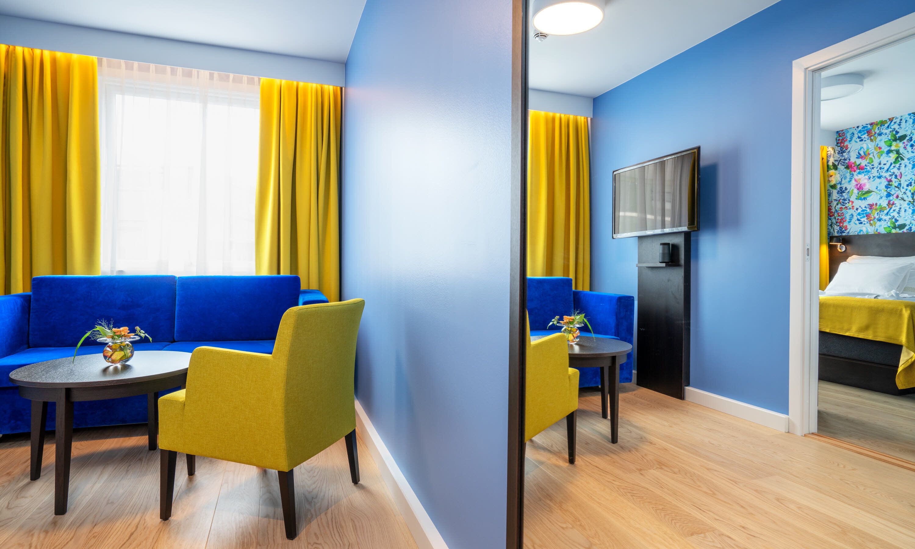 business room, non smoking | hypo-allergenic bedding, minibar, in-room safe, desk