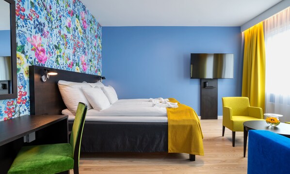 Allergikerbettwaren, Minibar, Zimmersafe, Schreibtisch