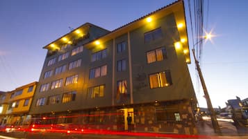 Façade de l’hébergement - soirée/nuit