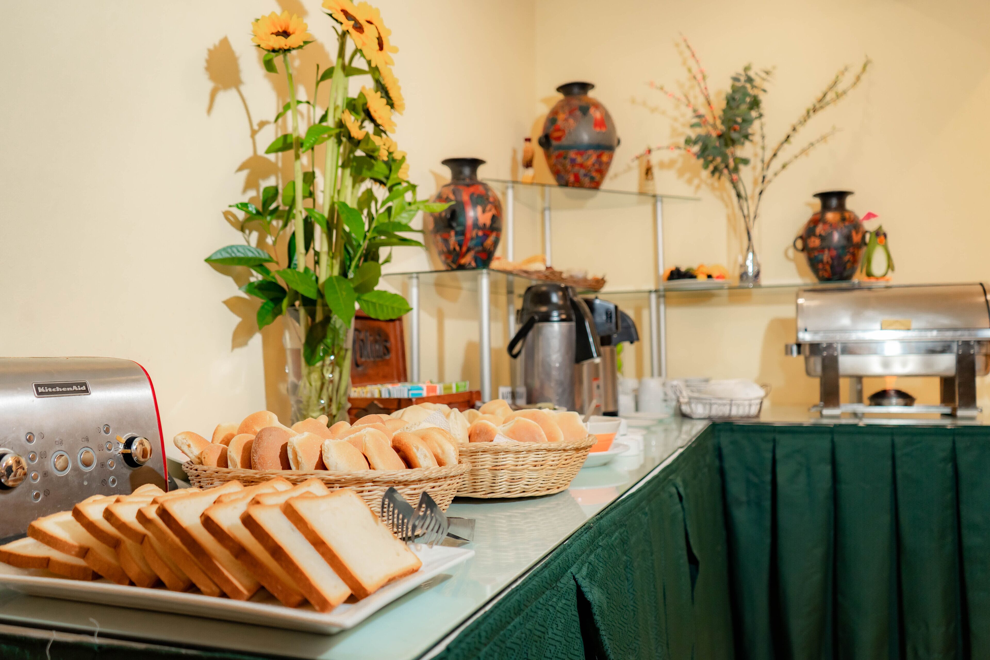 free daily continental breakfast