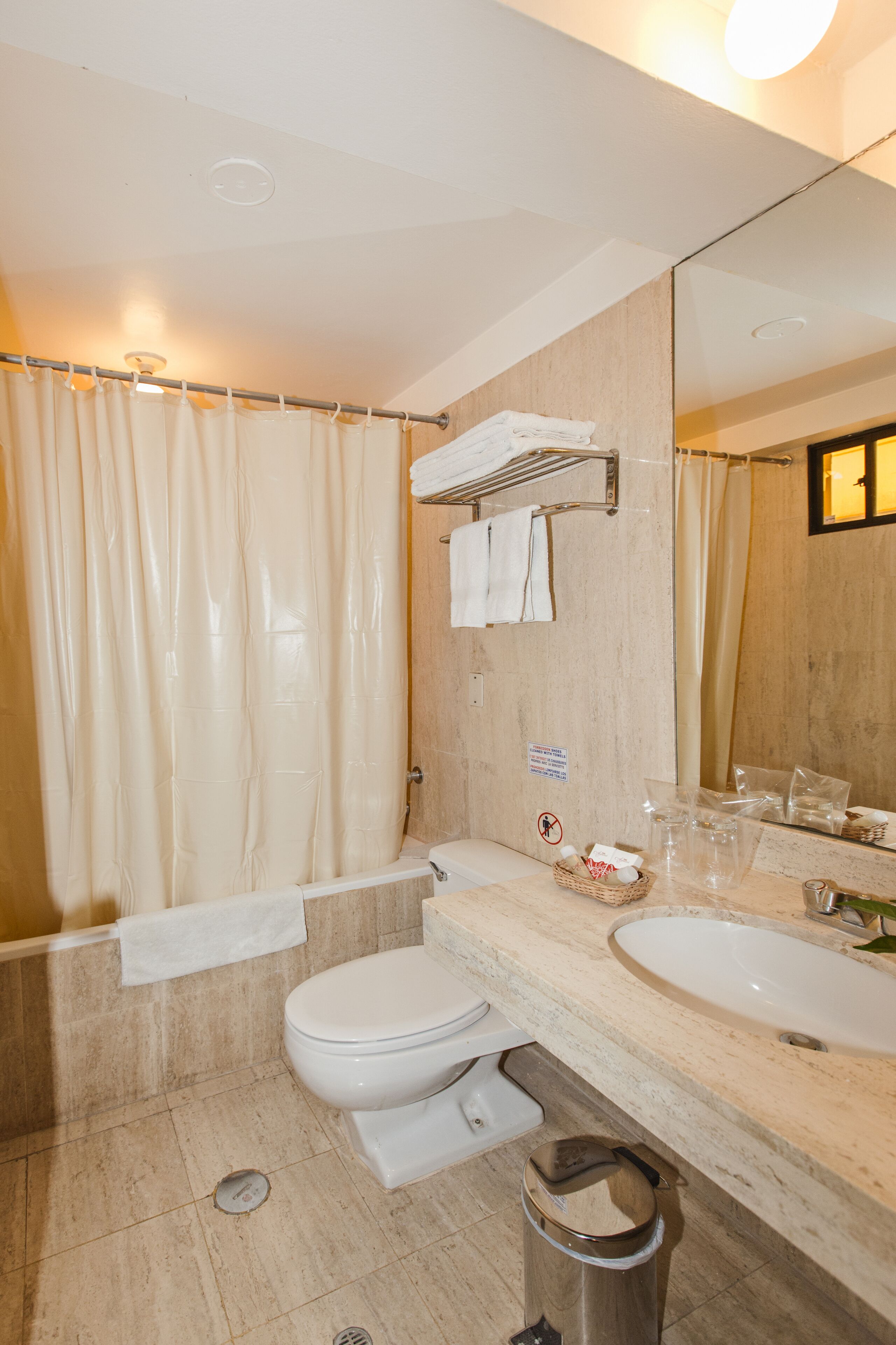 family room | bathroom | deep-soaking bathtub, free toiletries, hair dryer, towels