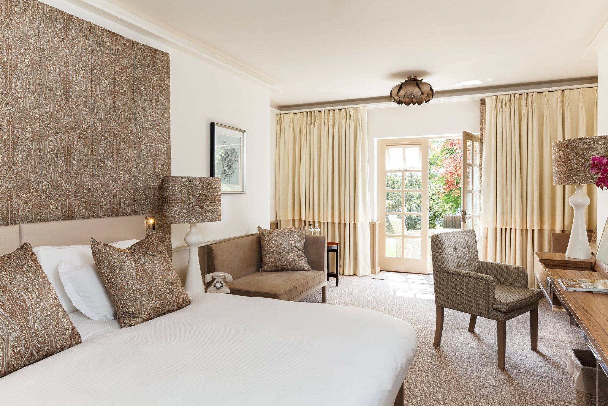 Premium bedding, in-room safe, desk, free WiFi