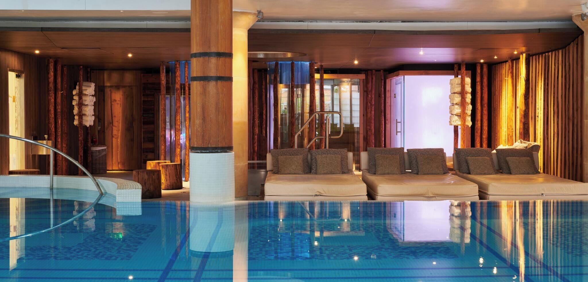 Sauna, hot tub, steam room, body treatments, hydrotherapy, aromatherapy