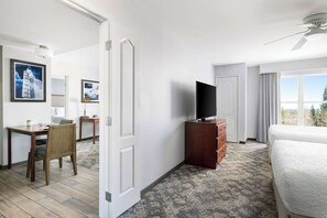 Suite, không hút thuốc | Bộ đồ giường cao cấp, chăn bông, nệm có lớp đệm bông