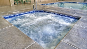 Indoor spa tub