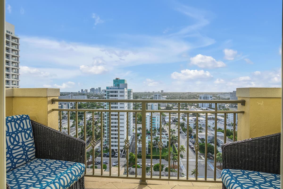 Ocean Front 1 Bedroom Suite | Premium bedding, pillowtop beds, in-room safe, desk