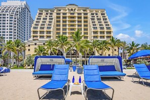 On the beach - The Atlantic Hotel & Spa (Fort Lauderdale)