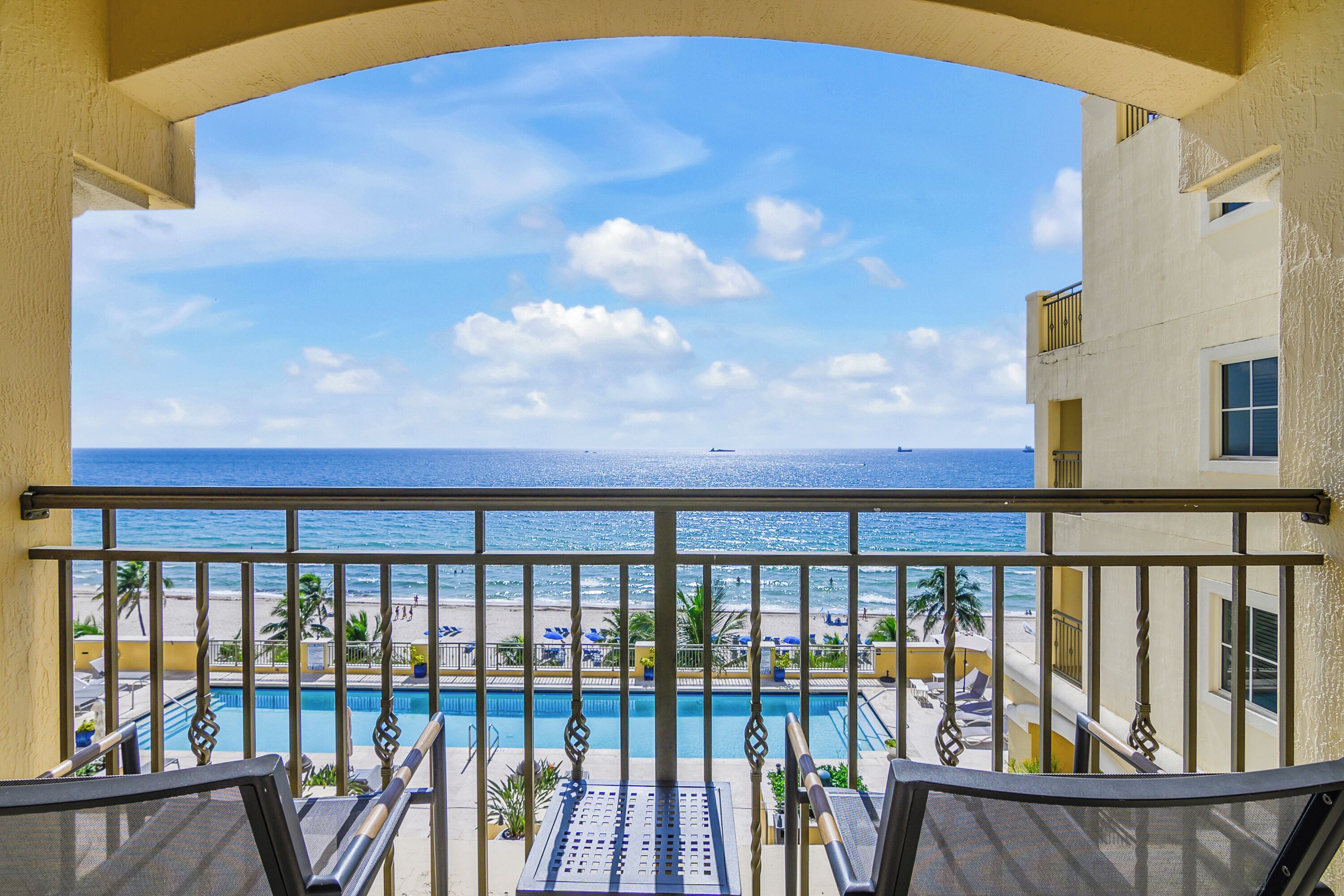 Studio, 2 Queen Beds, Balcony, Oceanfront | Premium bedding, pillowtop beds, in-room safe, desk