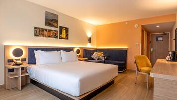 Habitación, 1 cama Queen size, para no fumadores | Edredón, caja de seguridad en la habitación y escritorio