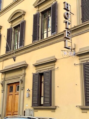 Front of property - Hotel Cimabue (Florence)