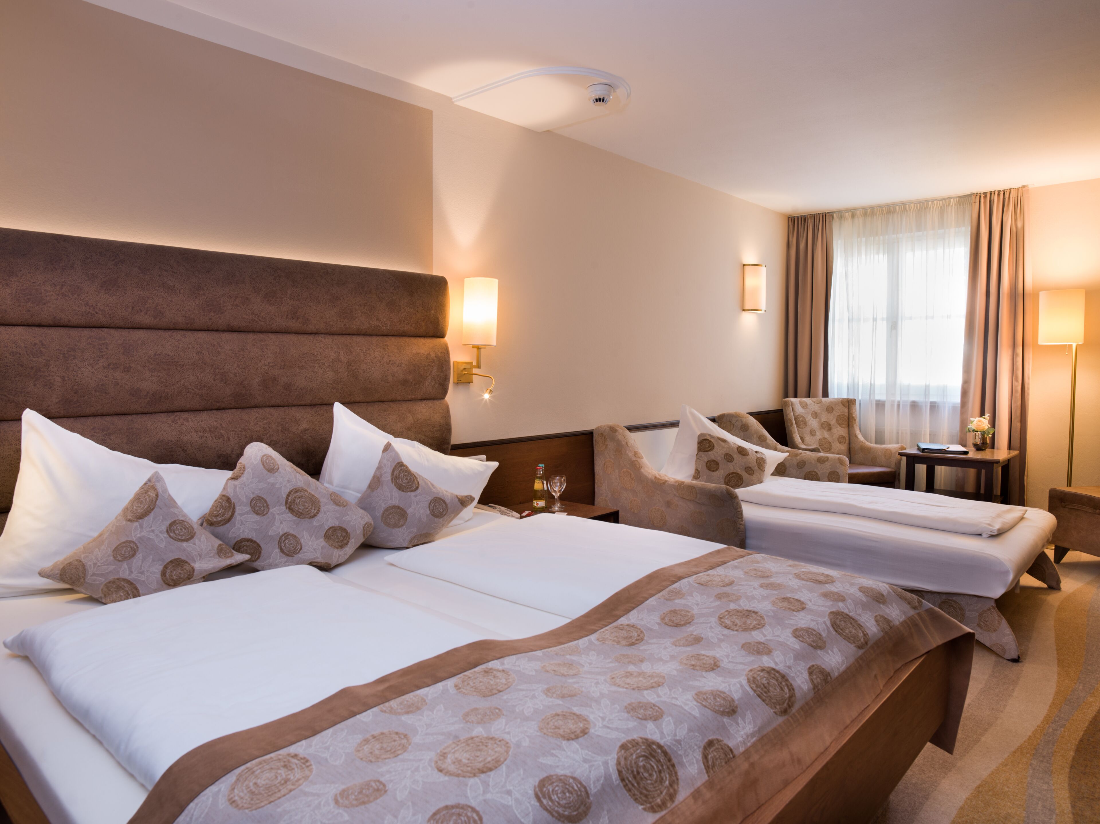 standard triple room | 1 bedroom, hypo-allergenic bedding, minibar, in-room safe