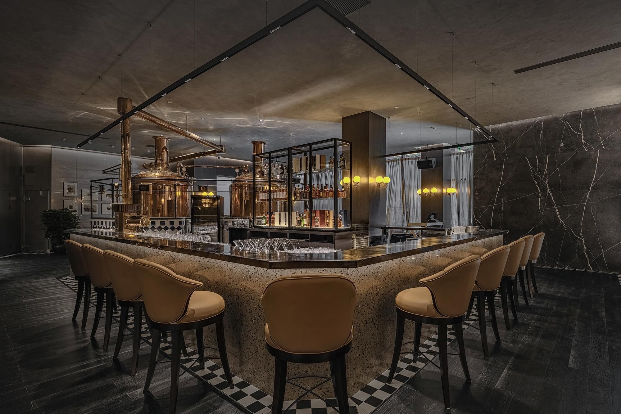 3 restaurants; breakfast, lunch, and dinner served