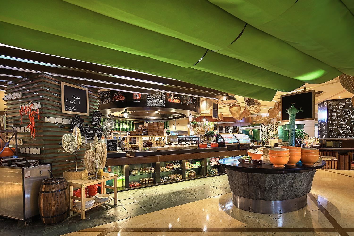 每日供应自助式早餐（每人 CNY 118.00）