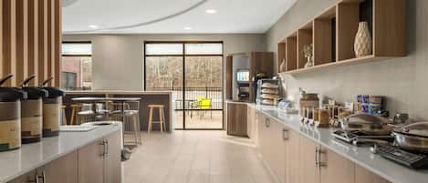 Free daily continental breakfast