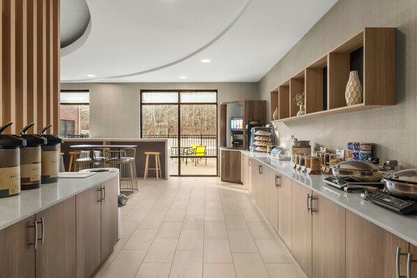 Free daily continental breakfast 