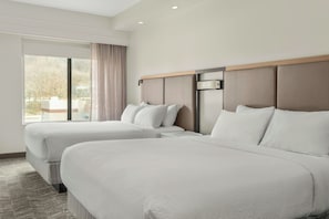 Suite, Mehrere Betten | Pillowtop-Betten, Zimmersafe, Schreibtisch, Bügeleisen/Bügelbrett