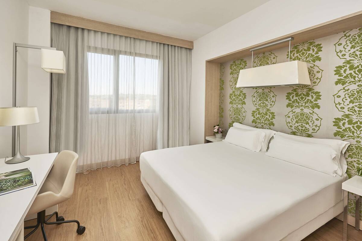 1 bedroom, minibar, in-room safe, desk