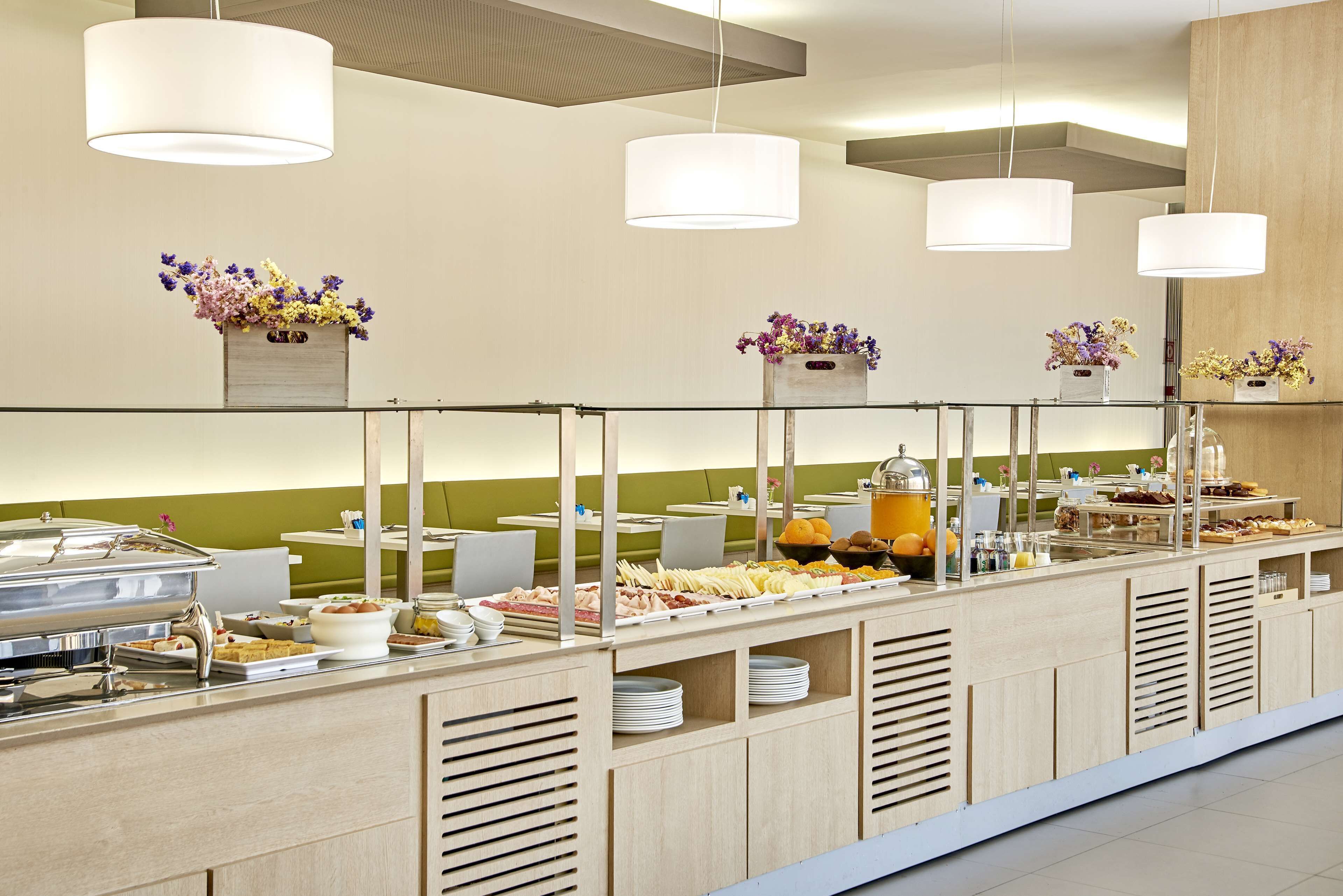 daily buffet breakfast for a fee