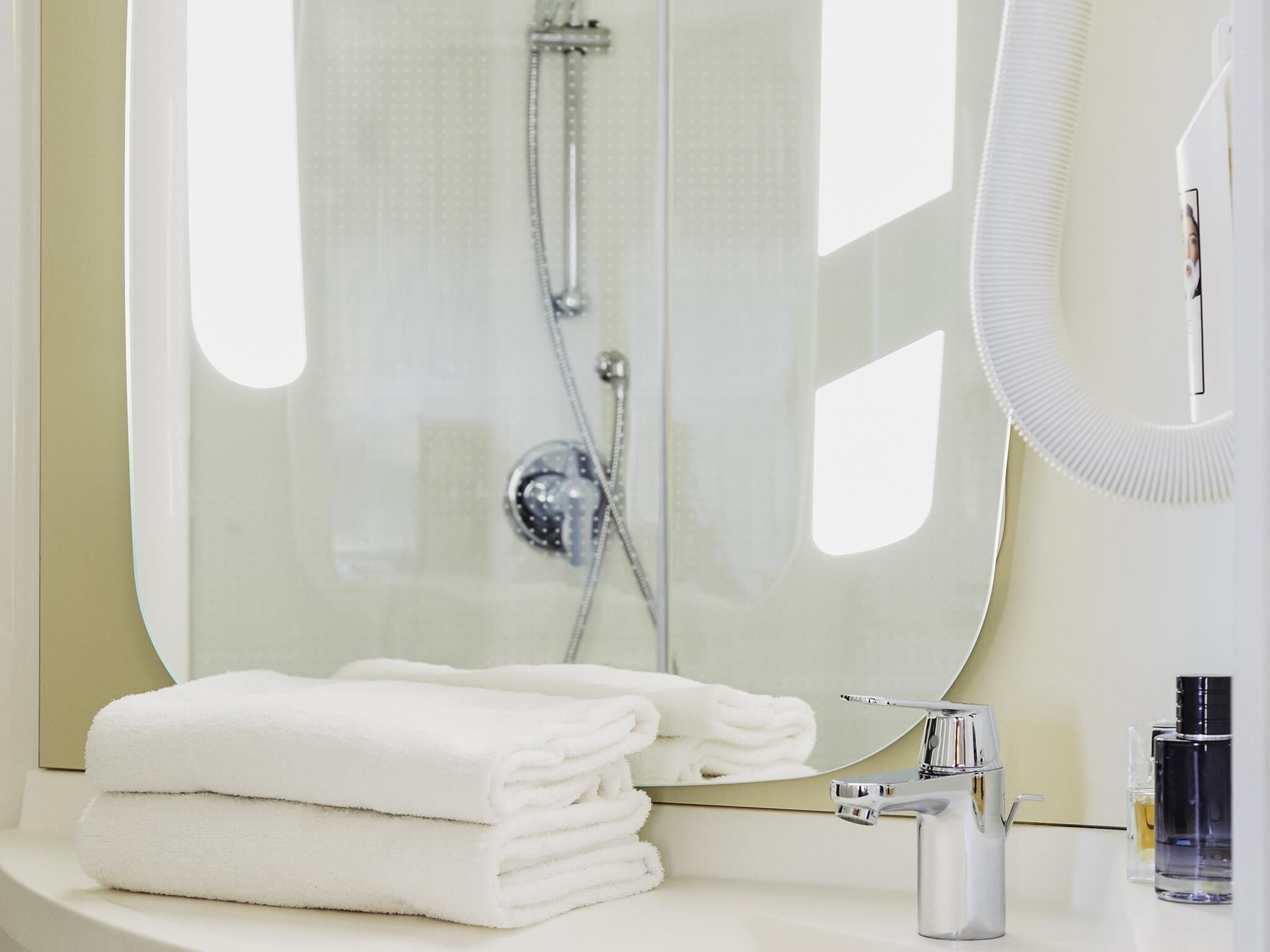 classic twin room, smoking | premium bedding, pillow-top beds, desk, blackout curtains