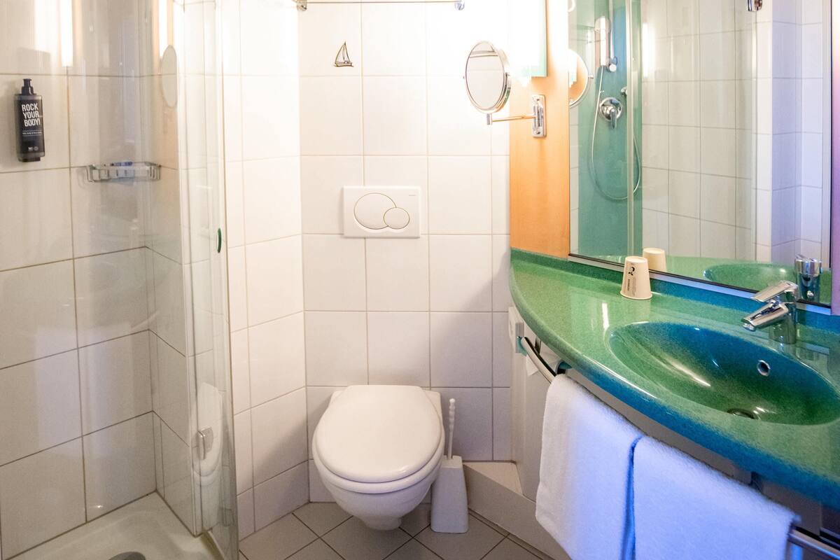 1 phòng ngủ, két bảo mật tại phòng, bàn, phòng cách âm