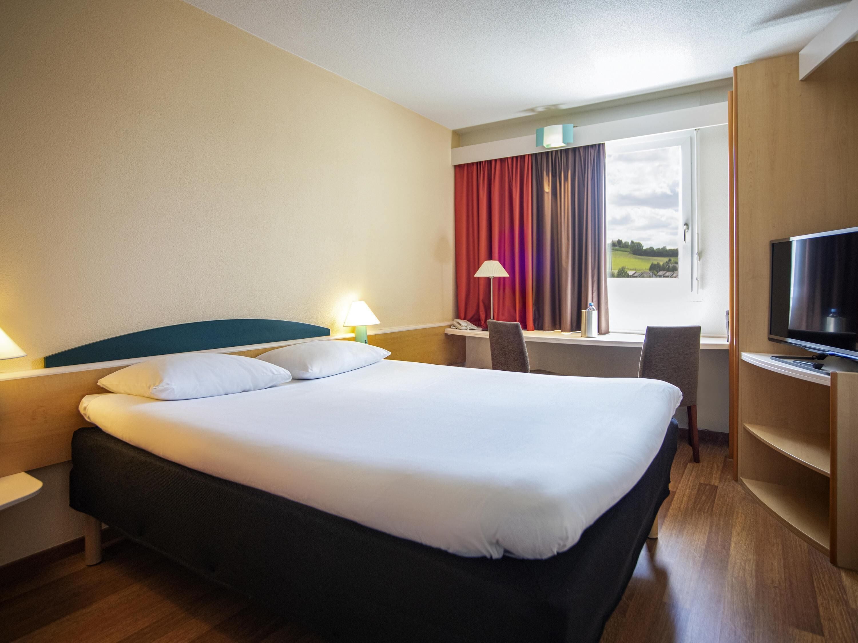 Executive Room, 1 Double Bed (minibar (soft  drinks) and a tea stat)