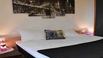 1 chambre, coffres-forts dans les chambres, bureau