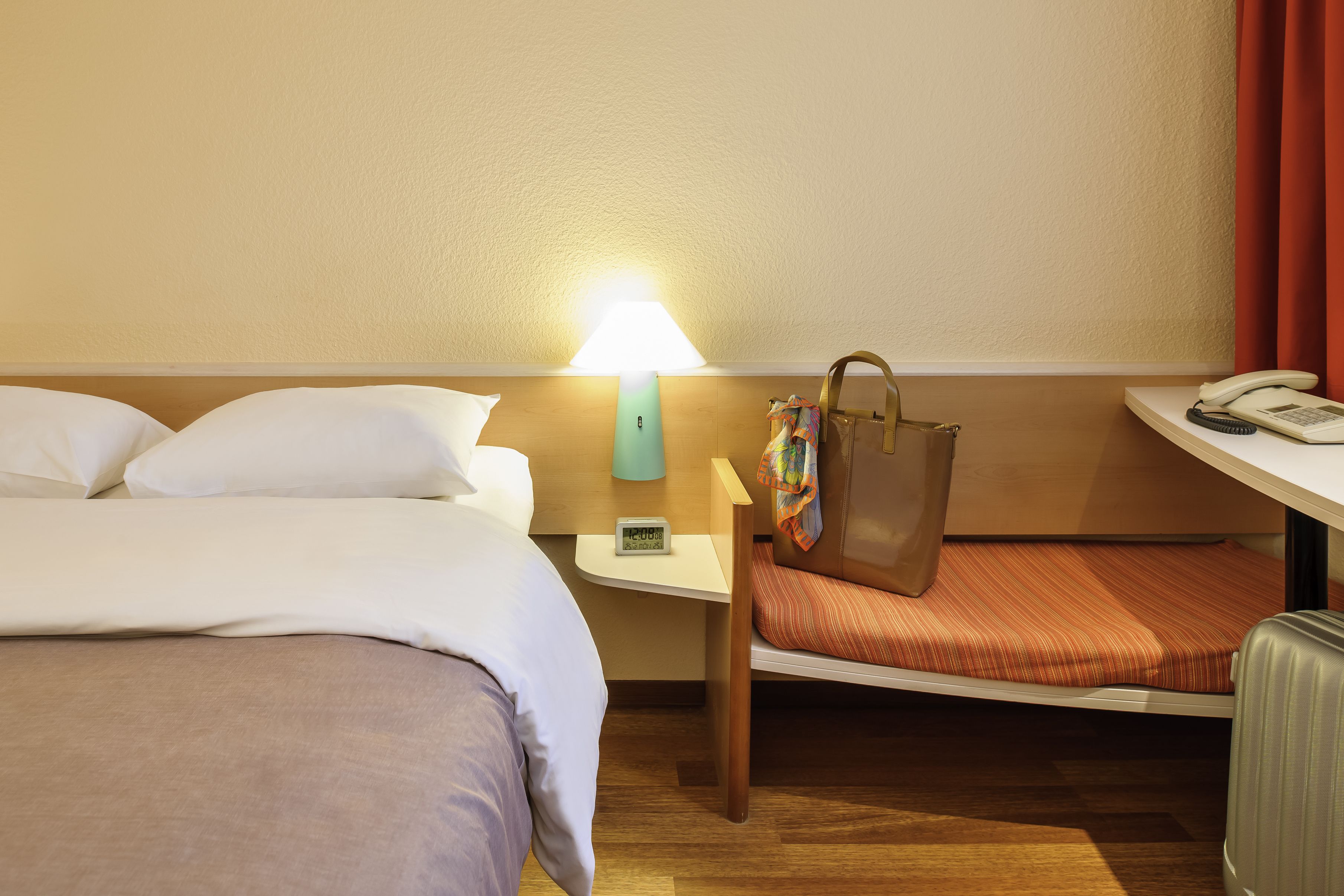 1 bedroom, in-room safe, desk, soundproofing