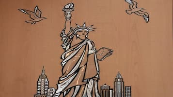 Zimmersafe, Schreibtisch, schallisolierte Zimmer, Bügeleisen/Bügelbrett