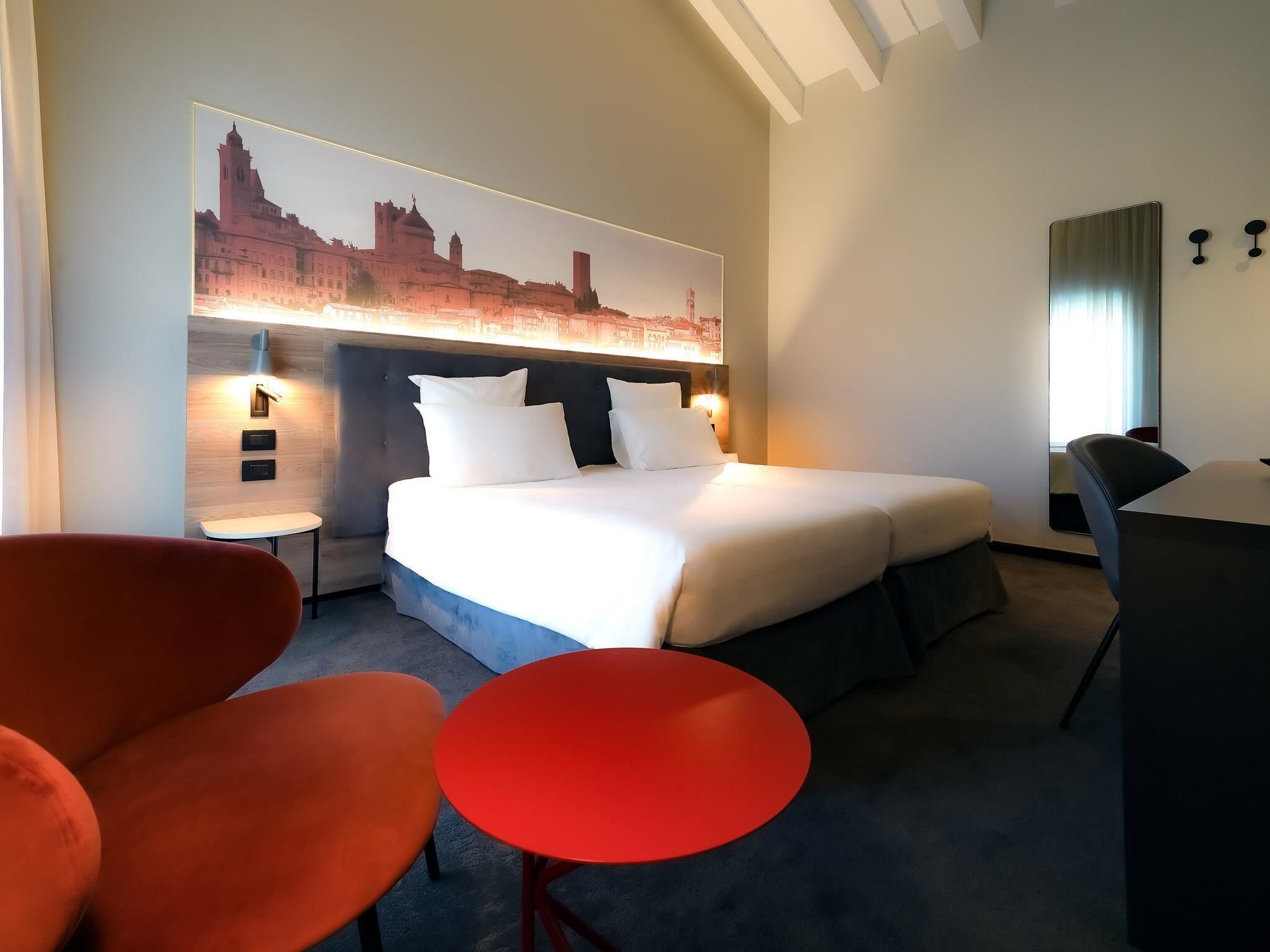 Privilege, Twin Room, 2 Twin Beds | Premium bedding, minibar, in-room safe, desk