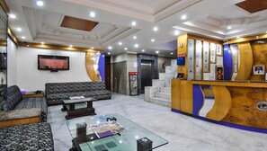 Lobby sitting area - Hotel Chand Palace (New Delhi)