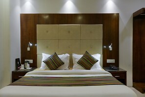 Quarto casal luxo | Roupas de cama premium, camas Select Comfort, individualmente decorados