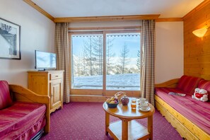 40-cm TV with cable channels - Résidence Lagrange Vacances Aspen (La Plagne-Tarentaise)