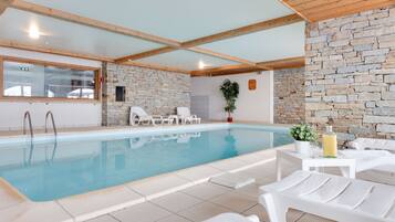 Indoor pool, pool loungers
