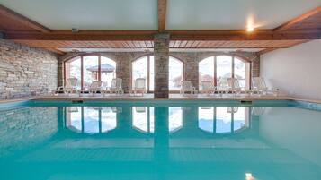 Indoor pool, pool loungers