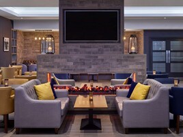 Ofrece almuerzos, cenas y brunch