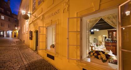 Boutique Hotel Constans