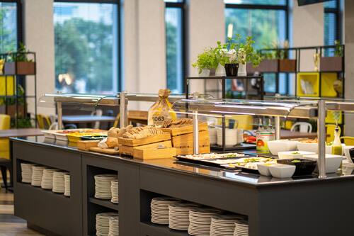 Buffet déjeuner servi tous les jours en supplément