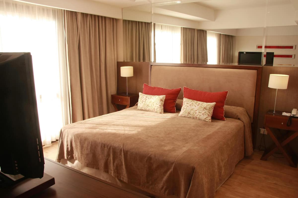 Ropa de cama hipoalergénica y minibar 