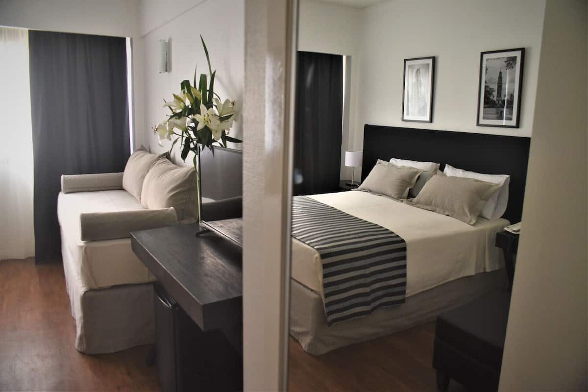 Ropa de cama hipoalergénica y minibar 