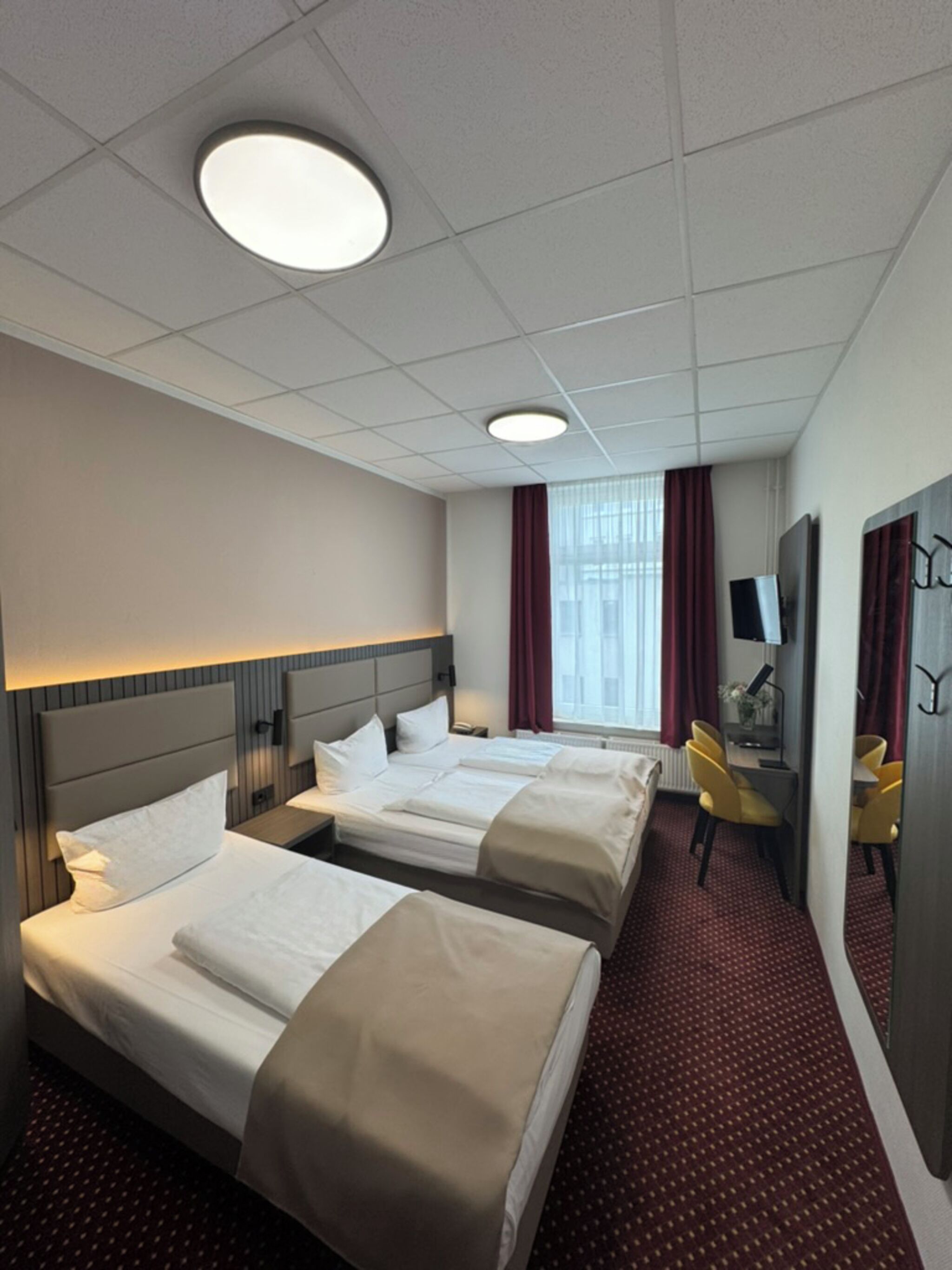 Premium bedding, in-room safe, desk, blackout curtains