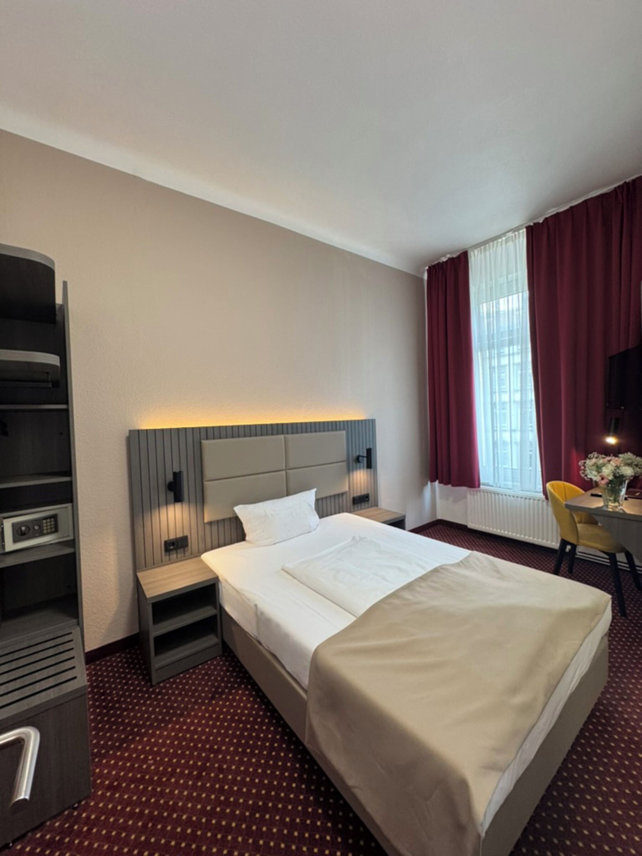 Premium bedding, in-room safe, desk, blackout curtains