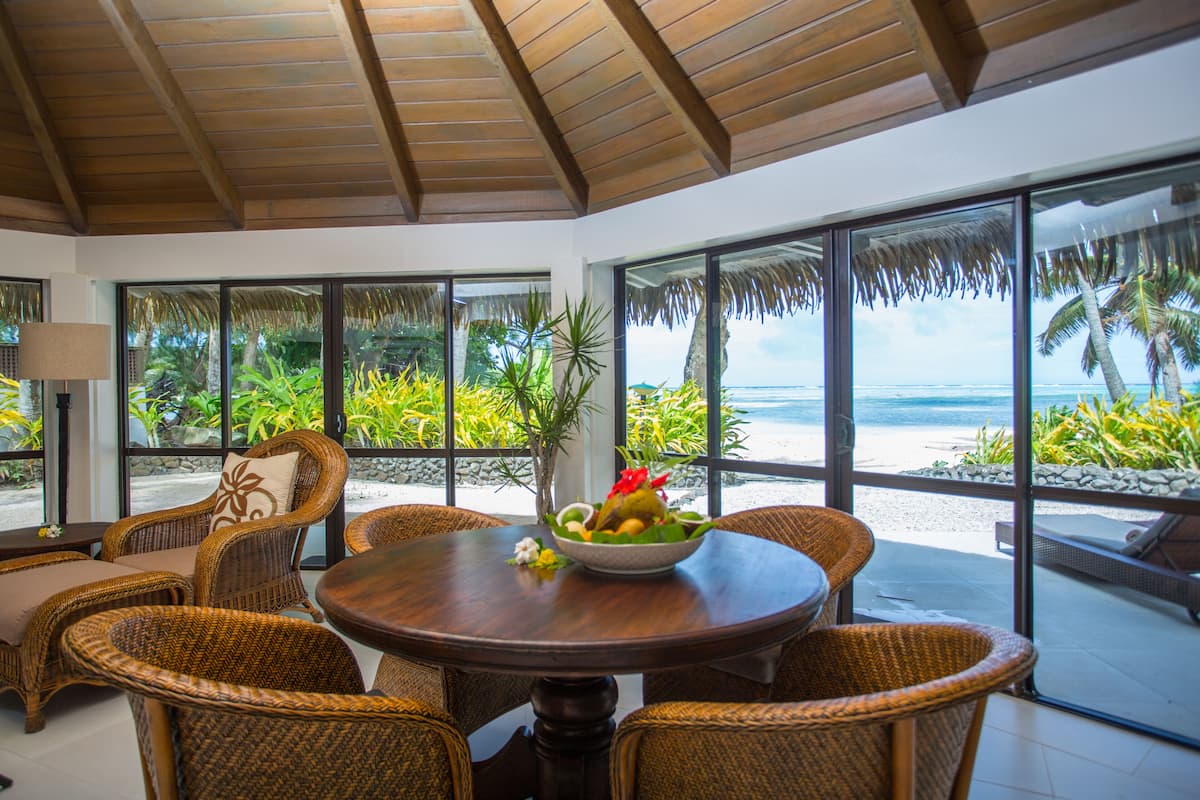 Premium Beachfront Villa (3 Bedroom) | Premium bedding, in-room safe, desk, iron/ironing board